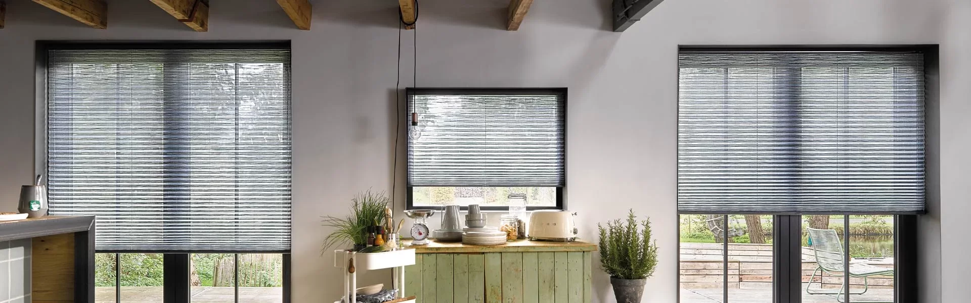 587-raamdecoratie_plissegordijn-header.webp 587-raamdecoratie_plissegordijn-header.webp