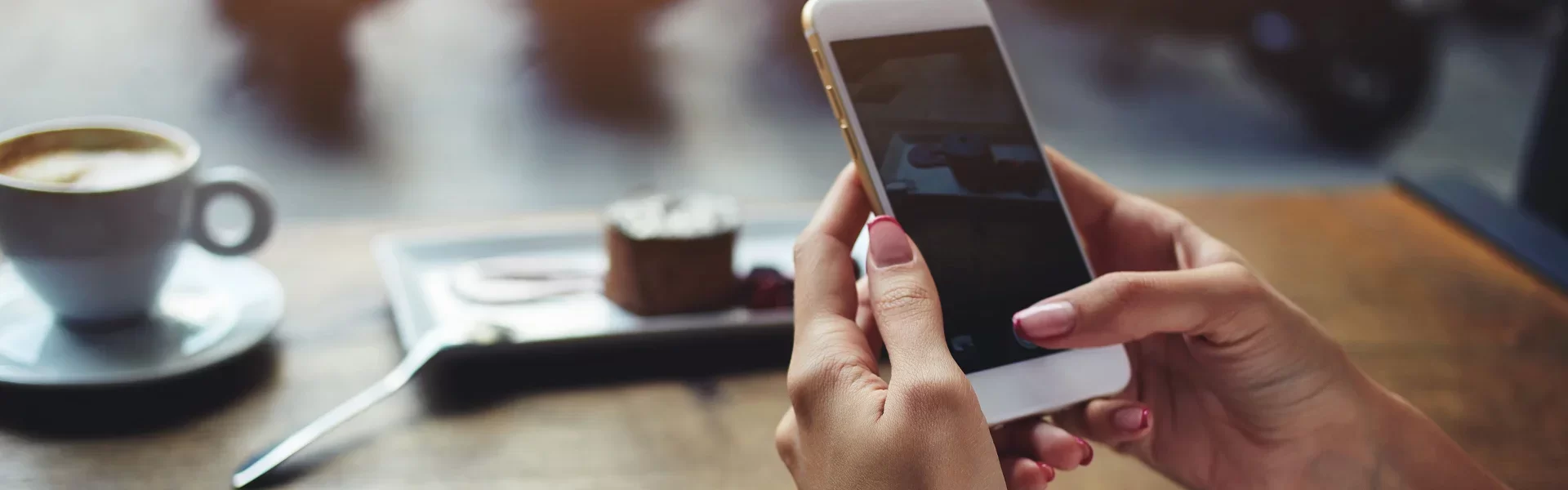 945-contact_header.webp 945-contact_header.webp